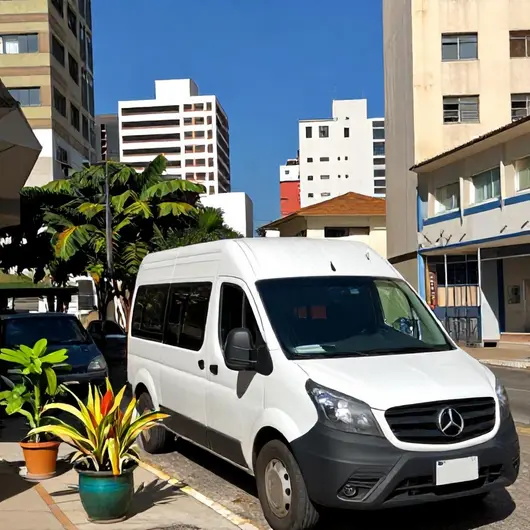 Descubra a Isatour Vans