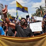 Manifestantes protestam contra ministro Alexandre de Moraes, em Fortaleza